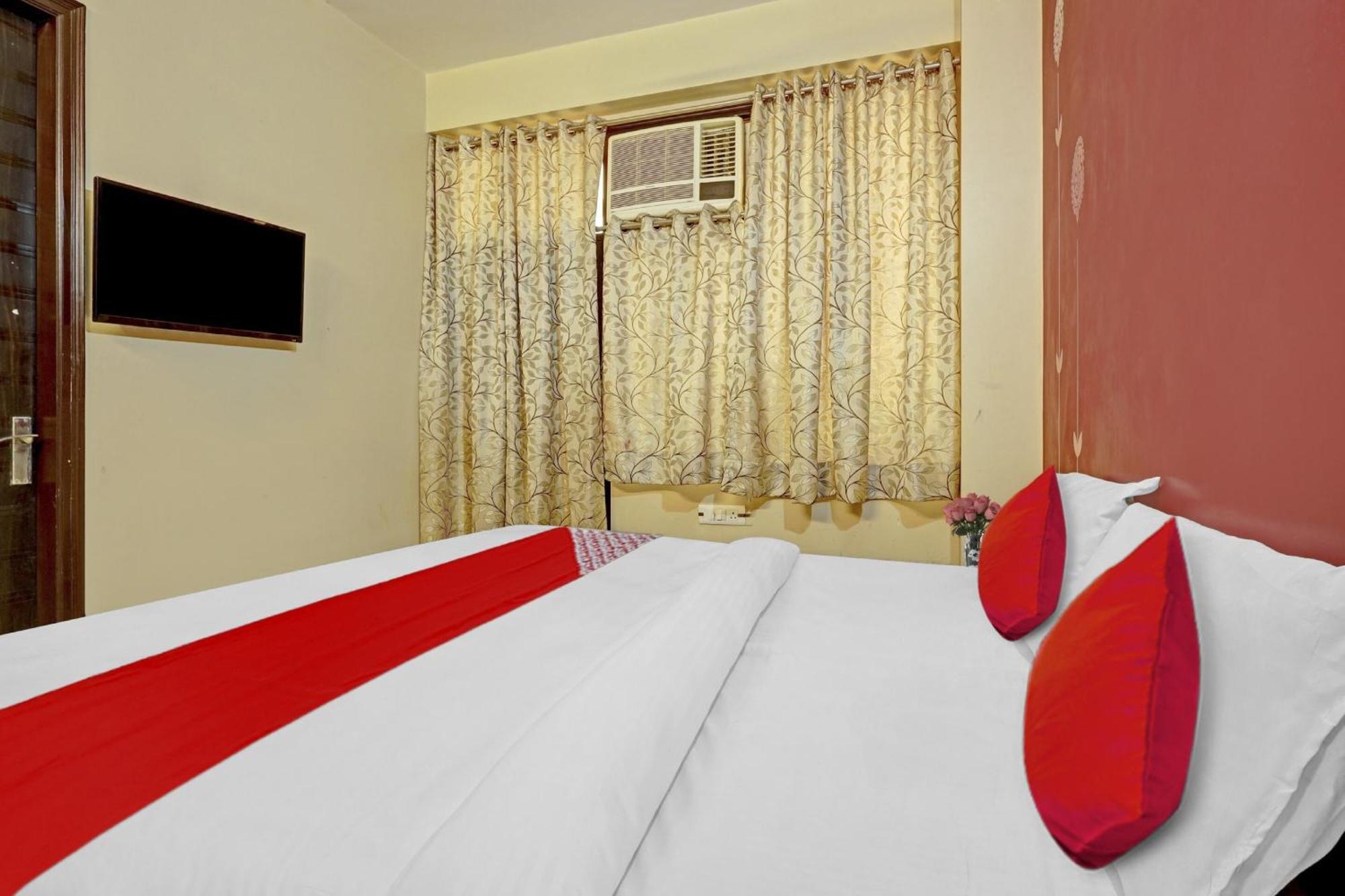 Hotel O A.K Palace Új-Delhi Kültér fotó
